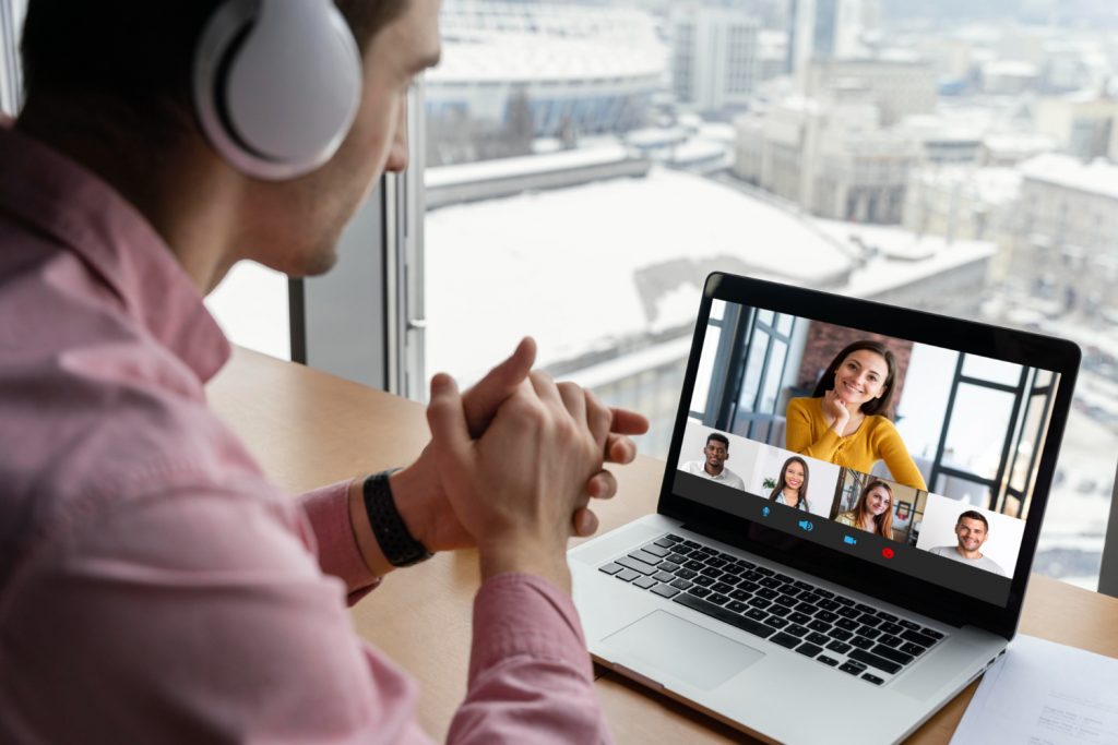 Mejorar la calidad de las videollamadas y reuniones virtuales.